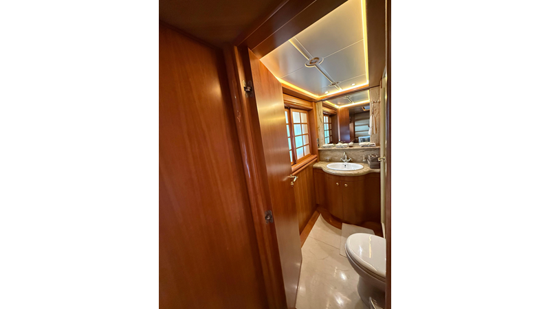 Photo of SES CUSTOM SUNRISE 112'
