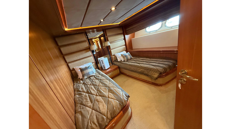 Photo of SES CUSTOM SUNRISE 112'