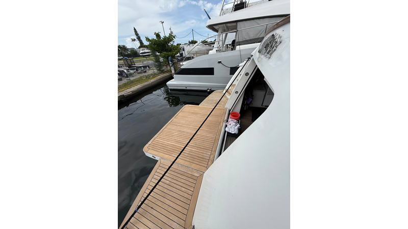 Photo of SES CUSTOM SUNRISE 112'