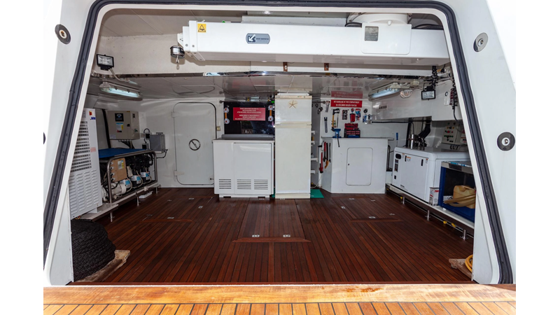 Photo of SES CUSTOM SUNRISE 112'