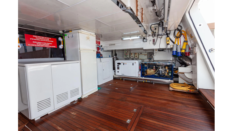 Photo of SES CUSTOM SUNRISE 112'