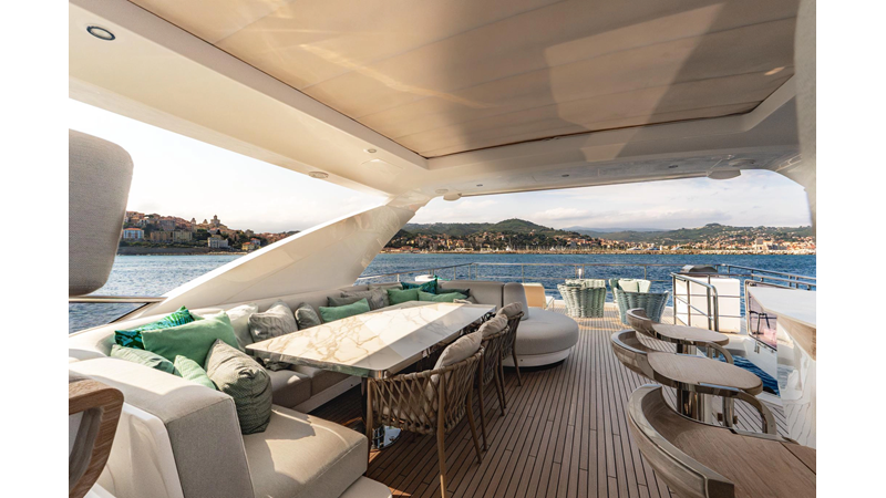 Photo of AZIMUT YACHTS 27 METRI 88'