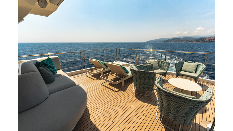 Photo of AZIMUT YACHTS 27 METRI 88'