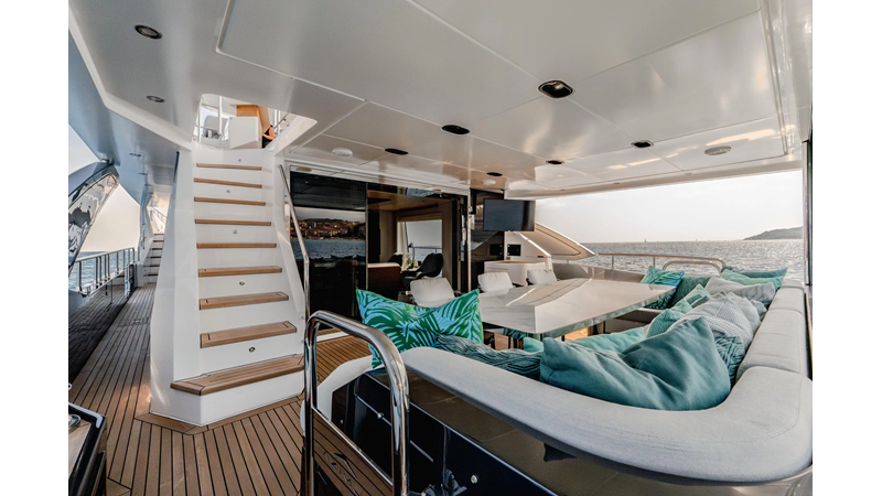 Photo of AZIMUT YACHTS 27 METRI 88'
