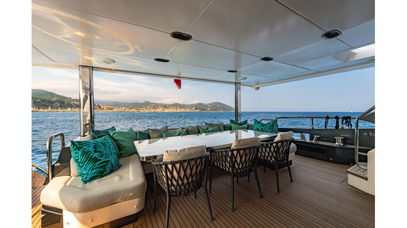 Photo of AZIMUT YACHTS 27 METRI 88'
