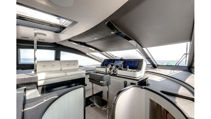 Photo of AZIMUT YACHTS 27 METRI 88'