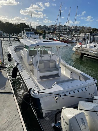 2022 &bull; Scout Boats &bull; 380 Lxf &bull; No Name