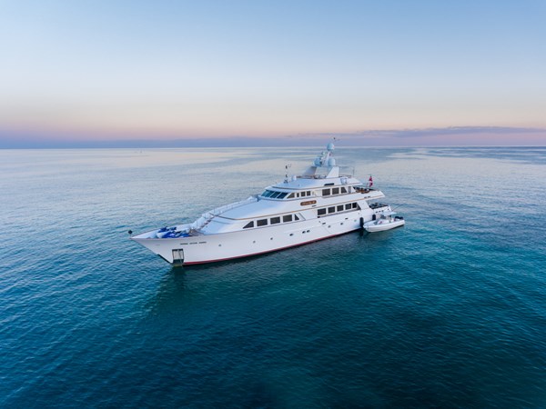 Photo of PALMER JOHNSON LADY J 142'