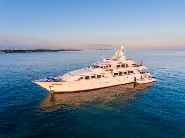 Photo of PALMER JOHNSON LADY J 142'