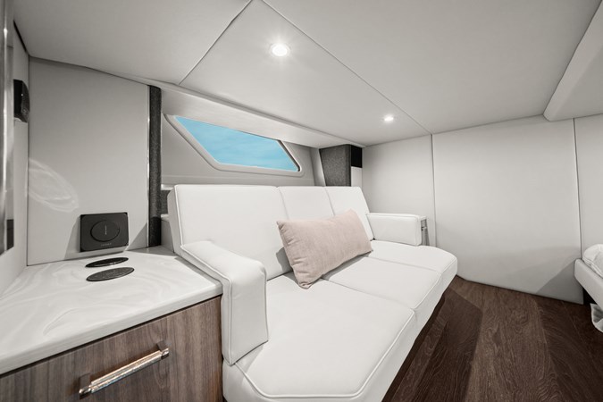 Photo of FORMULA Take 5 56' 3