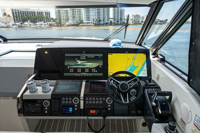 Photo of FORMULA Take 5 56' 3