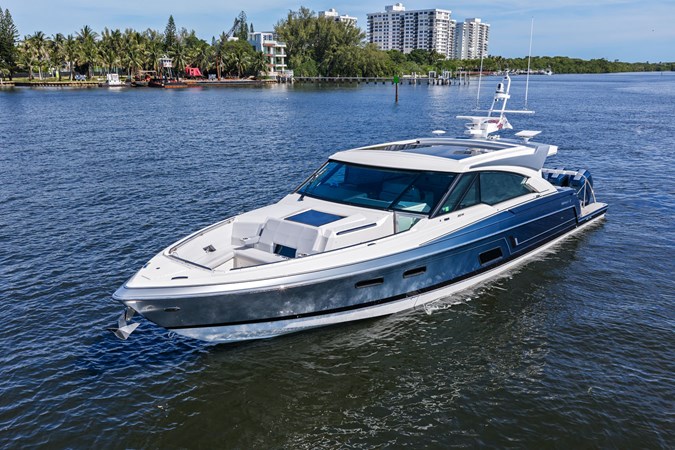 Photo of FORMULA Take 5 56' 3