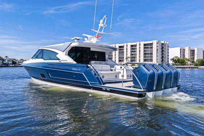 Photo of FORMULA Take 5 56' 3