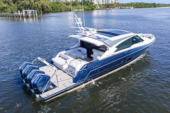 Photo of FORMULA Take 5 56' 3