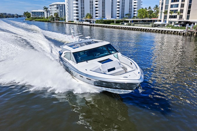 Photo of FORMULA Take 5 56' 3
