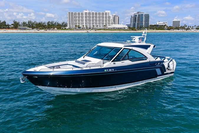 Photo of FORMULA Lady Champagne II 43'