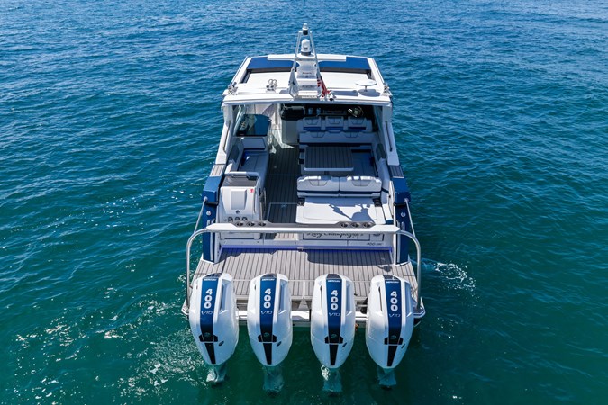 Photo of FORMULA Lady Champagne II 43'