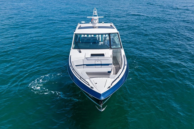 Photo of FORMULA Lady Champagne II 43'