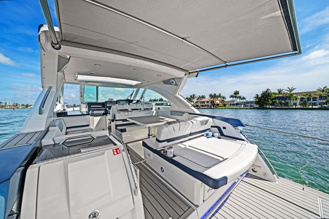 Photo of FORMULA Lady Champagne II 43'