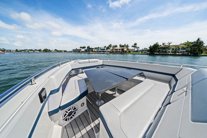 Photo of FORMULA Lady Champagne II 43'
