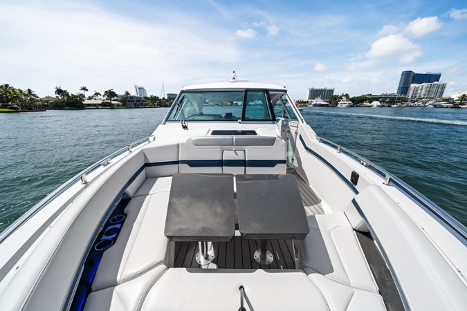 Photo of FORMULA Lady Champagne II 43'
