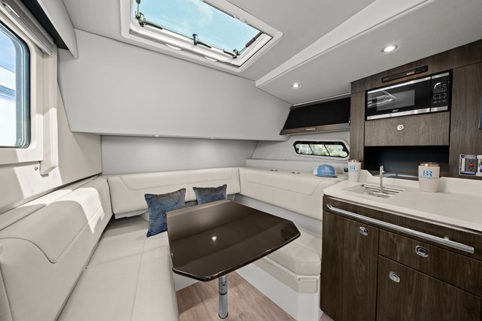 Photo of FORMULA Lady Champagne II 43'