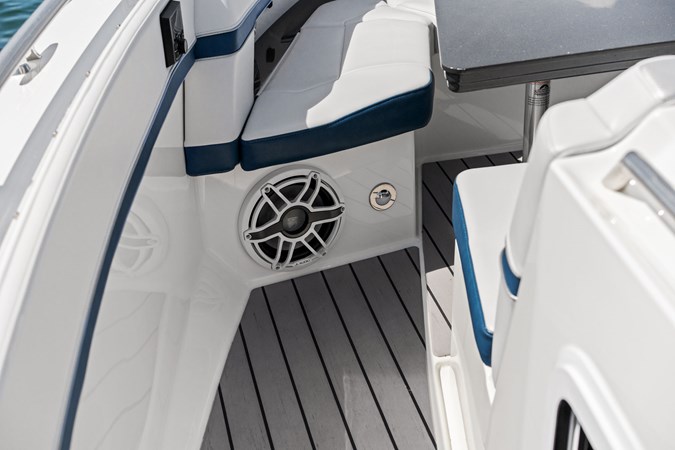 Photo of FORMULA Lady Champagne II 43'