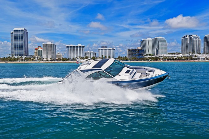 Photo of FORMULA Lady Champagne II 43'
