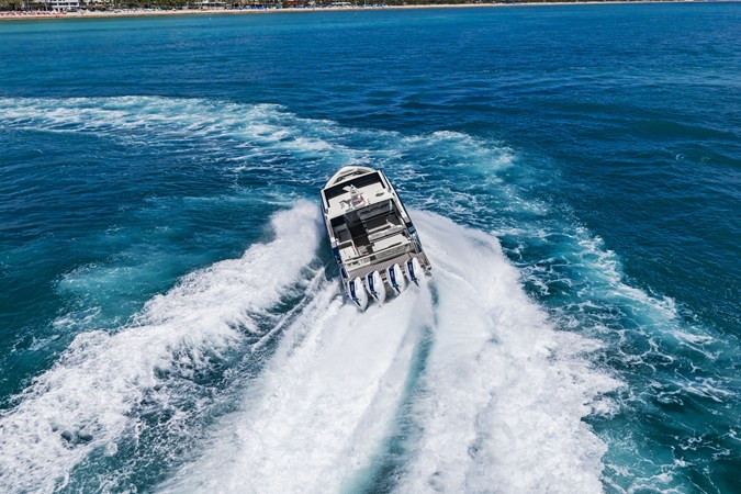 Photo of FORMULA Lady Champagne II 43'