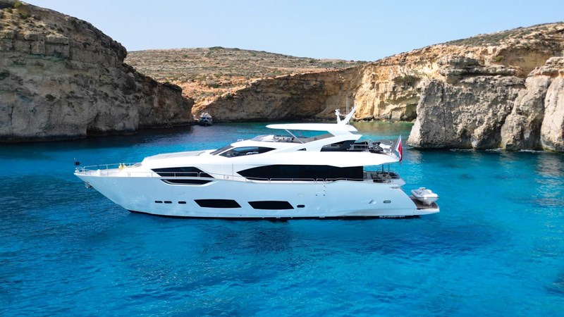 Photo of SUNSEEKER EVERDEEN 92' 1