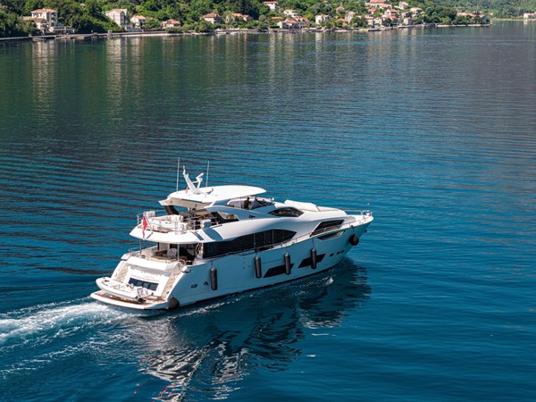 Photo of SUNSEEKER EVERDEEN 92' 1