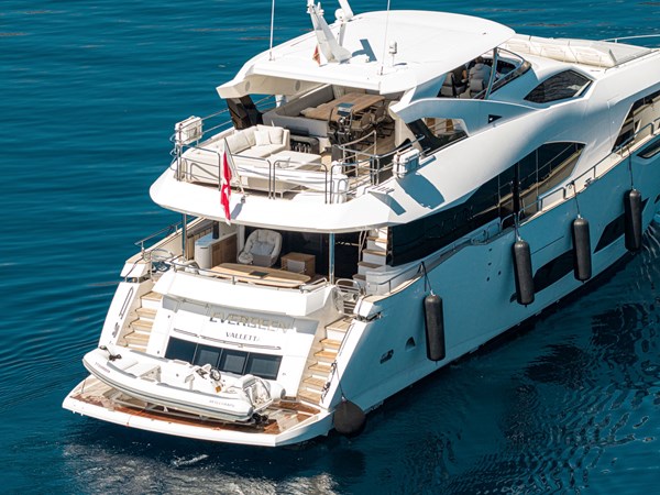 Photo of SUNSEEKER EVERDEEN 92' 1