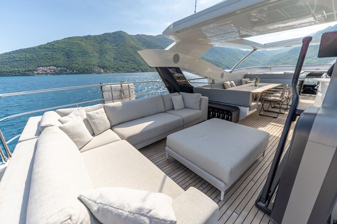 Photo of SUNSEEKER EVERDEEN 92' 1