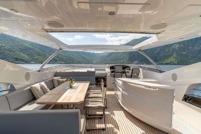 Photo of SUNSEEKER EVERDEEN 92' 1