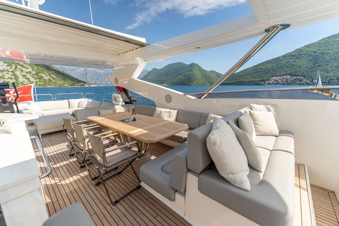 Photo of SUNSEEKER EVERDEEN 92' 1