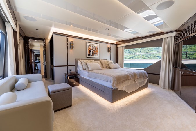 Photo of SUNSEEKER EVERDEEN 92' 1