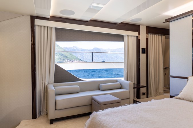 Photo of SUNSEEKER EVERDEEN 92' 1
