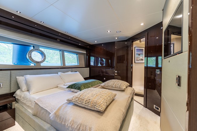 Photo of SUNSEEKER EVERDEEN 92' 1