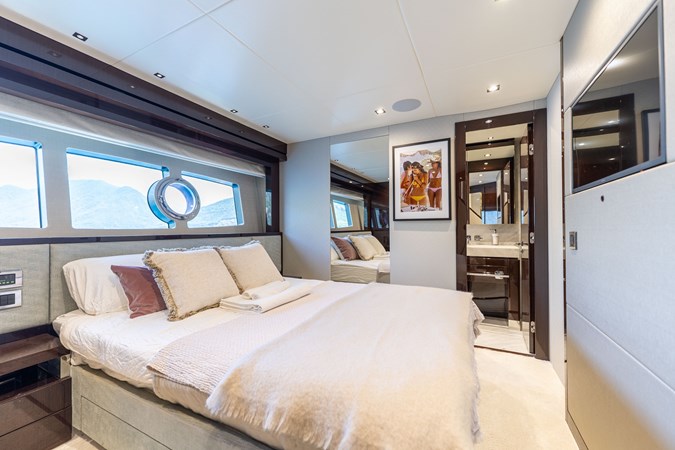 Photo of SUNSEEKER EVERDEEN 92' 1