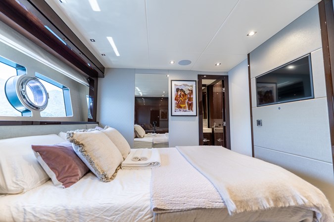 Photo of SUNSEEKER EVERDEEN 92' 1