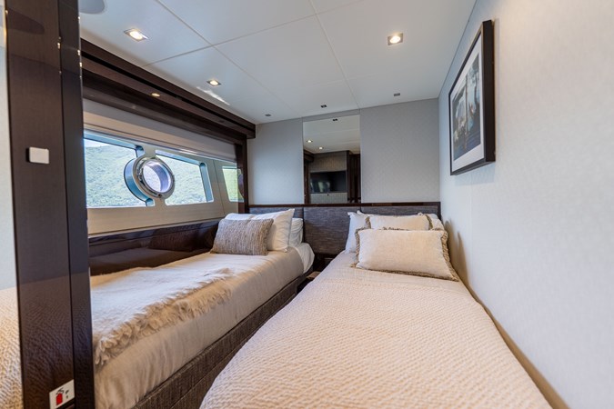 Photo of SUNSEEKER EVERDEEN 92' 1