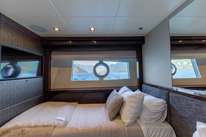 Photo of SUNSEEKER EVERDEEN 92' 1