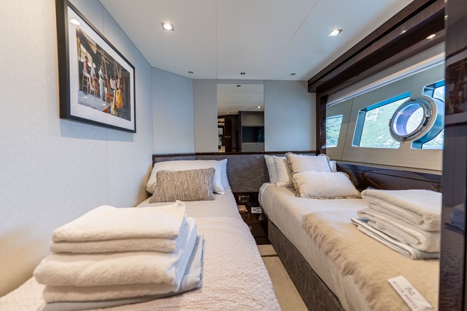 Photo of SUNSEEKER EVERDEEN 92' 1