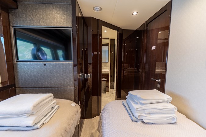 Photo of SUNSEEKER EVERDEEN 92' 1