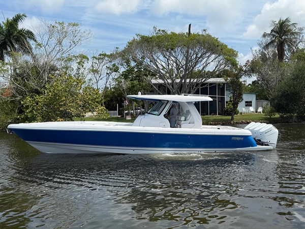 Photo of INTREPID SPONTANEOUS 42'