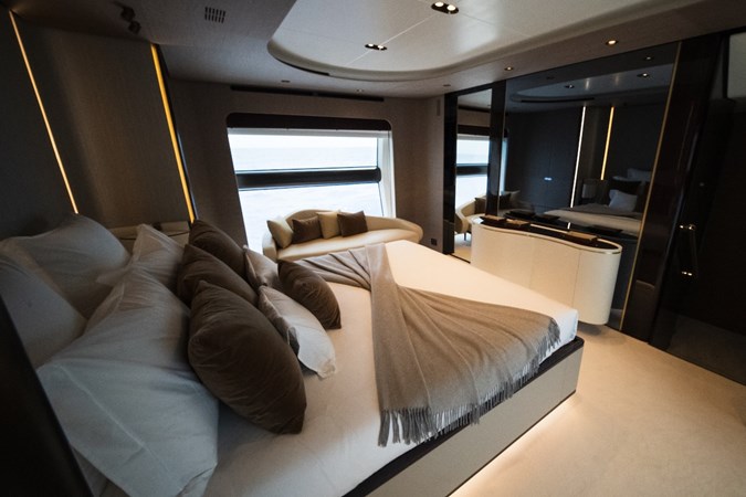 Photo of AZIMUT YACHTS ANA 87' 11