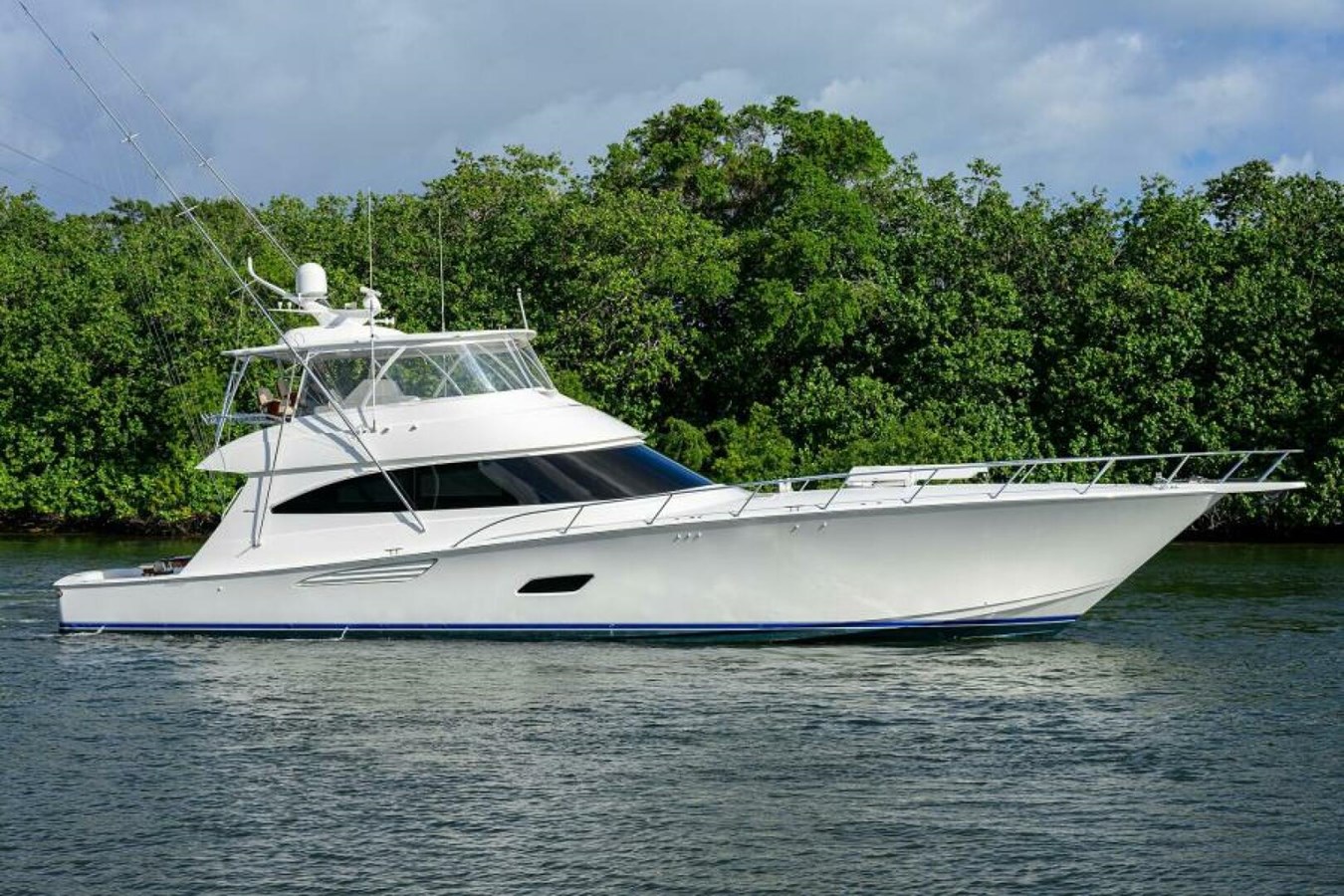 LAMPLIGHTER luxury motor yacht