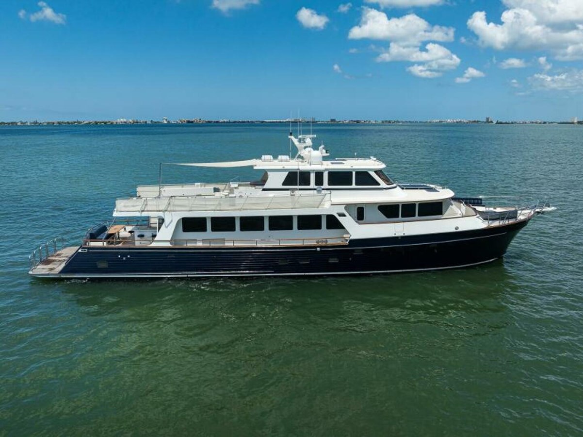 AGAVE luxury motor yacht