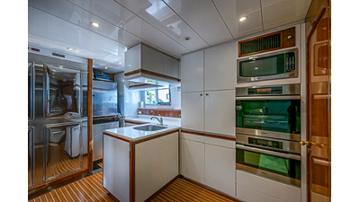 1994 BENETTI YACHTS Trideck - photo 21