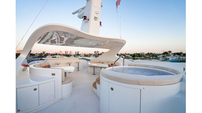 2011 HARGRAVE CUSTOM YACHTS Tri-deck - photo 23